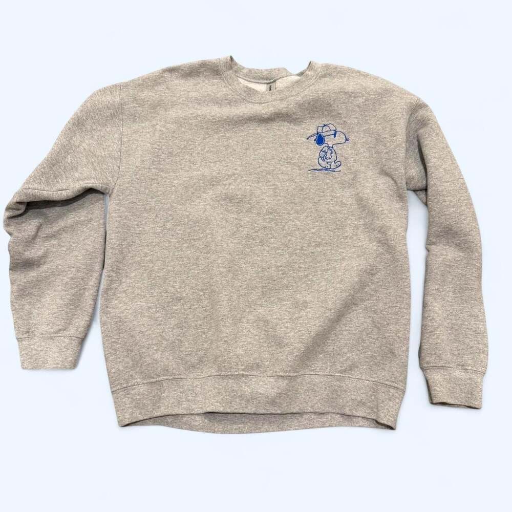 Gildan Peanuts Snoopy Embroidered Crewneck Sweatshirt Medium Grey